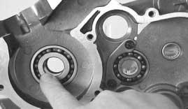 CRANKSHAFT AND GEARBOX ASSEMBLY - Clean and lubricate the bearings and check that they turn smoothly, with no flat spots or roughness.