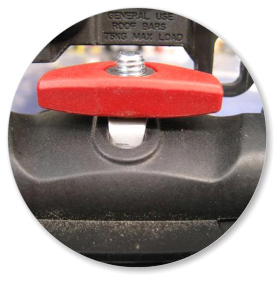 Ensure the red plastic knob is in the position shown when fully tightened.