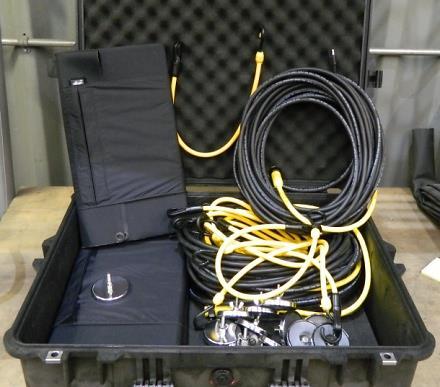 ESSM - AL0550 KIT, SOLAR CHARGING SYSTEM Solar Charging System Kit The Solar Charging Kit AL0550 includes three solar panels, three fifty foot cables, 12 bungee cords, and 12 magnet mounts.