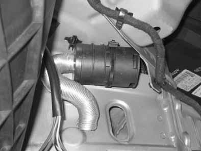 Remove retaining clip and fasten wiring harness above wheel well with cable tie i Premounting intake silencer 6