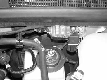 original vehicle fuel lines on the underbody Electrical diagram 4 5 6 Fuse holder, K relay () Original