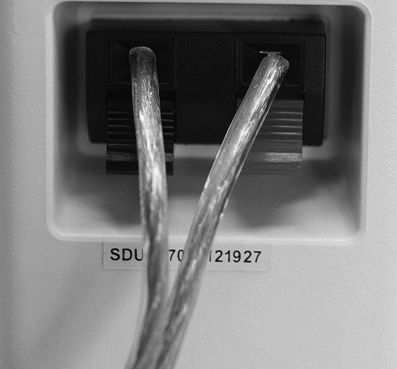 LU47PW-LU47PB CONNECTION Connecting Speakers Connecting Your Speakers Speaker Wire -Typical speaker wire has a pair of separate speaker wires with insulating jackets that are molded together.