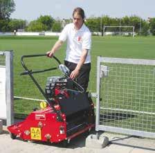 engine. It is ideal to clean small areas. The width of the Verti-Top WB can be narrowed to 87cm enabling it to pass through small passways.