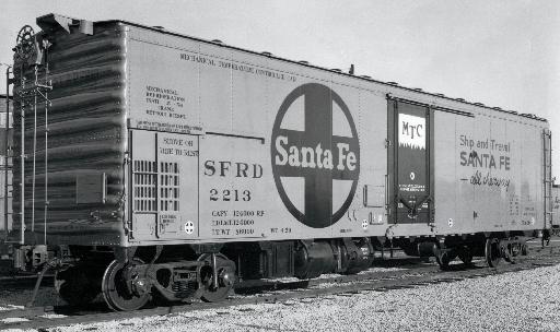Mechanical refrigerator cars began to appear around 1950. Although limited in use, they grew in number by the end of the 1950s. This roller-bearing-equipped Santa Fe 50-foot car was built in 1959.