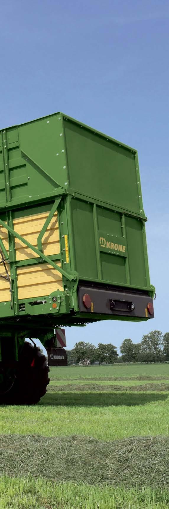AX Self-loading and forager-filled forage wagons Fully-featured multi-purpose forage wagon Collapsible, steel or silage extensions Massive pick-up and feed rotor 32-blade cutting system AX defines