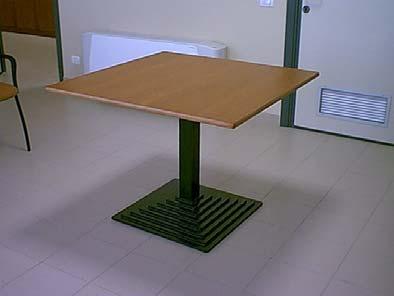 28 kg. 0,58 cu.m. MOD. 450100 TABLE 20 Legs: painted steel square tube 40x40 mm with plastic feet.