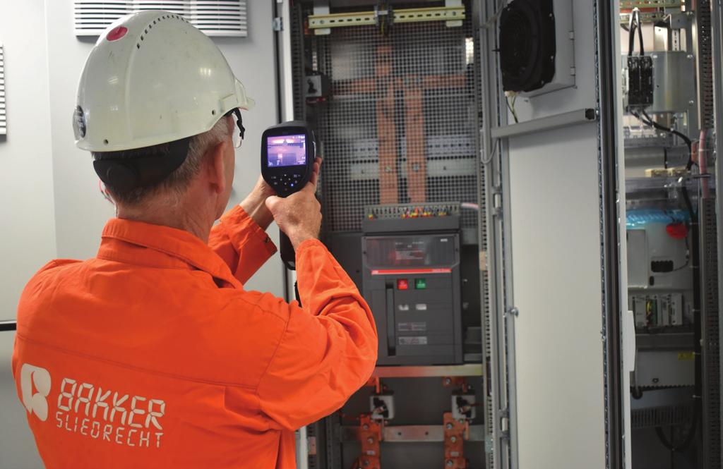 INSPECTIONS & MEASUREMENTS Thermographic measurement During thermographic measuring the different heat levels in a machine are compared in order to detect (possible) damages in an early stage.