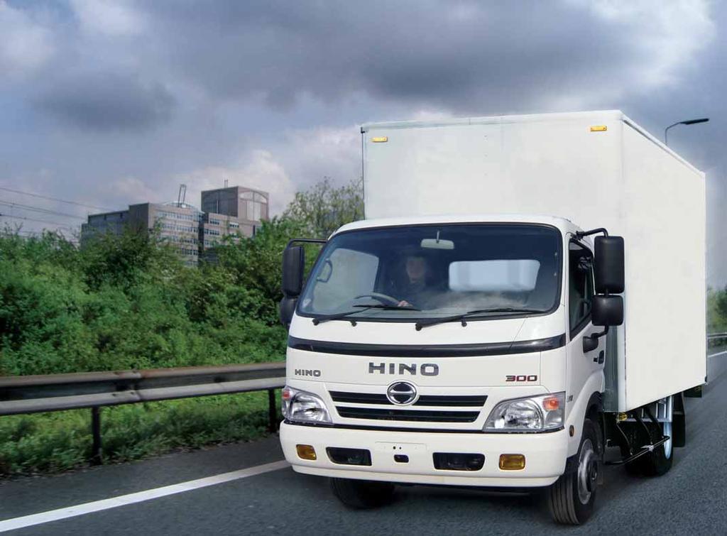 This truck with a flowing form delivers excellent driving performance. There are solid reasons why the HINO 300 series is able to drive nimbly around town and powerfully on the highway.