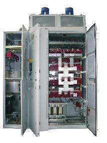 Redundant fan as standard Easy customization of the application Large capacity of the incoming and internal