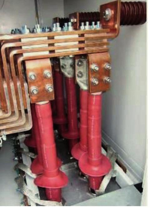 Design Connection Type of connections Connection to transformer can be done by means of cables or solid-insulated busbars. The connection to the power terminals can be either from bottom or top.