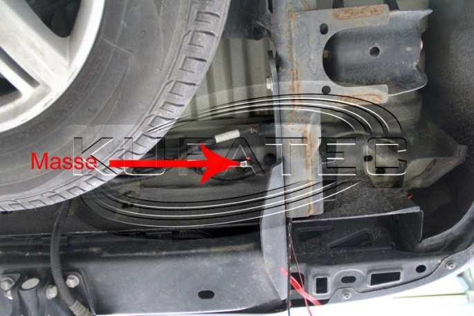 (pic. 3) The ground-connection of the rear-view