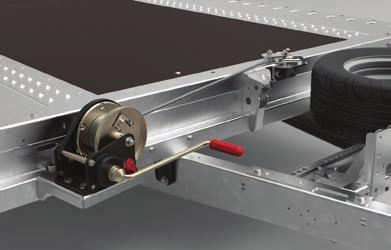 The centrally located and articulated pulley block ensures every loading operation runs smoothly.