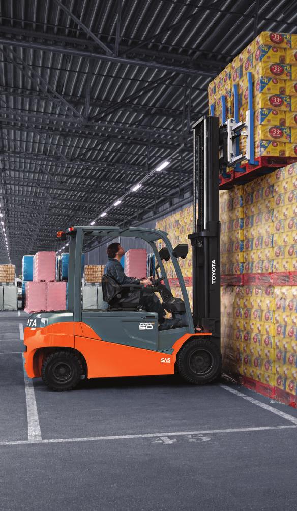 80-VOLT 4-WHEEL TRUCKS 17 TOYOTA TRAIGO 80 The combination of exceptional levels of performance with extremely low energy consumption means the Toyota Traigo 80 can work efficiently in the most