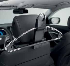 usiness suit hanger This head restraint-mounted hanger keeps clothes crease-free on journeys, and meets occupant safety requirements.