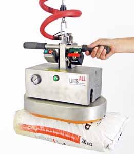 The operater can quickly move the sacks from pallet to conveyor without any
