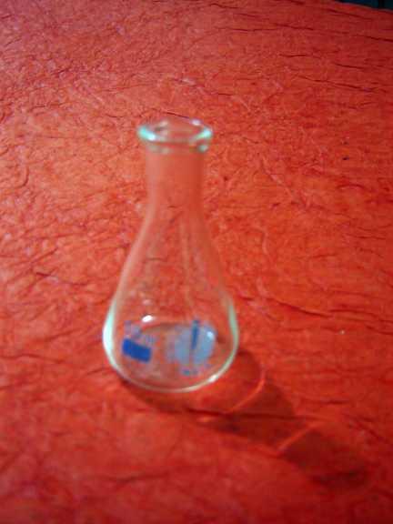 FLASKS Flasks, Erlenmeyer s, Conical, Graduated, Narrow Mouth Cat. No Capacity Graduation Interval mm. 111.141.1 5-111.141.2 10-111.141.3 20/25-111.