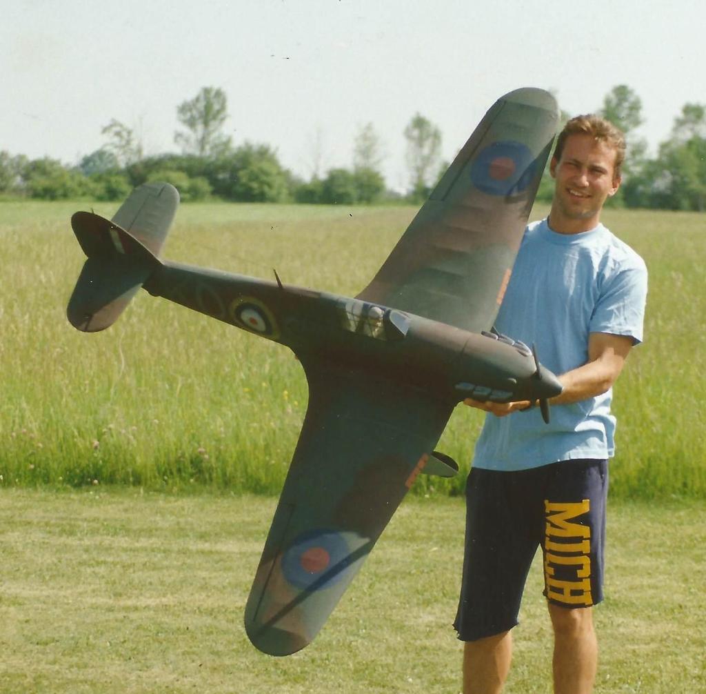 Dave with his Hawker Hurricane The one sixth scale Hawker Hurricane is powered by an Astro Cobalt