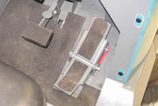OPERATION OPERATION OF CONTROLS DIRECTIONAL PEDAL Press the top of the Directional pedal to move forward and the bottom of the pedal to move backward.