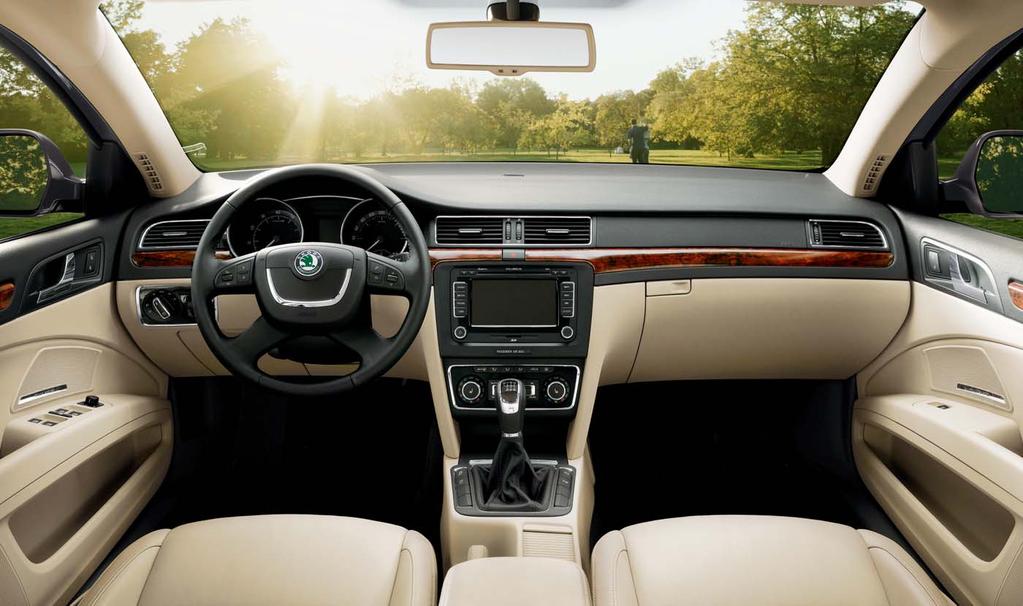The dashboard evokes a feeling of comfort at first sight as well as at first touch.