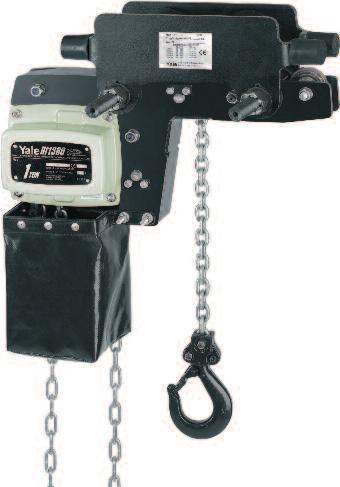 The specially developed chain reeving system and the chain guide allow the bottom block to be pulled laterally to the hoist further up to and almost against the beam flange.