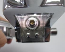 WARNING: Protect against crossed lines at the 2 Cylinder Mobile Cart regulator assembly.