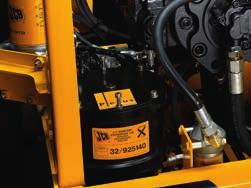 2 JCB s Plexus Oil Filter System extends oil life to 5000hrs by constantly filtering hydraulic fluid down to 2 microns, reducing risk of contamination.