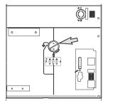 Close the earthing switch after verifying that the MV cables live (see page 53).
