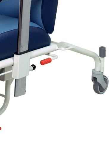 Adjustable armrests in three posi ons, allowing an easy transfer of the pa ent from the bed to the armchair.
