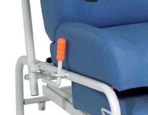 Retractable and extensible footrest made in injected
