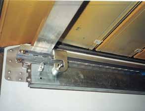 The special solution consists of vertically latched shoring beams, which are guided in running rails with rollers. This ensures easy handling. Unintentional removal or theft is also prevented.