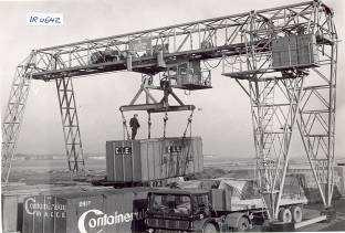 Large Tower cranes In 1967, manufactured 1 st Container Gantry Crane