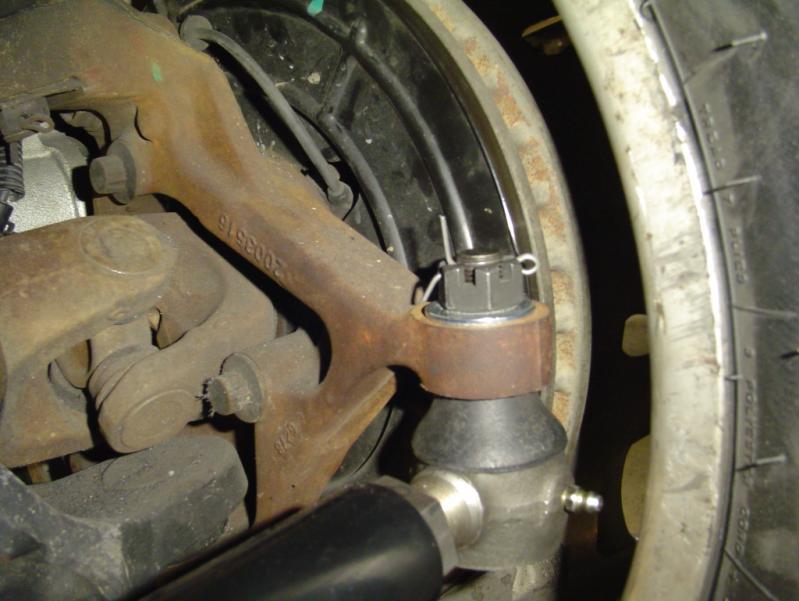 8) Torque the nuts down 90 to 100 ft-lbs. D.S. Knuckle Connections 9) Be sure to lock the tie rod in your desired orientation by locking the jam nuts.