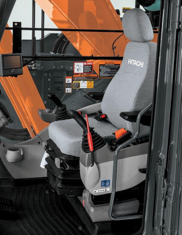 EXTRA ILLUMINATION Optional cab and right-side boom lights provide extra illumination to extend your production.