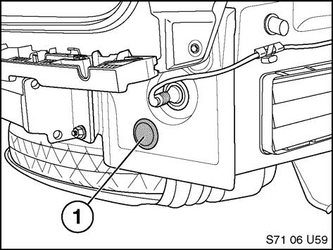 Install 7-pin trailer connector (1) onto mounting plate as illustrated with four T25 TORX head screws (2) from installation kit. 4.