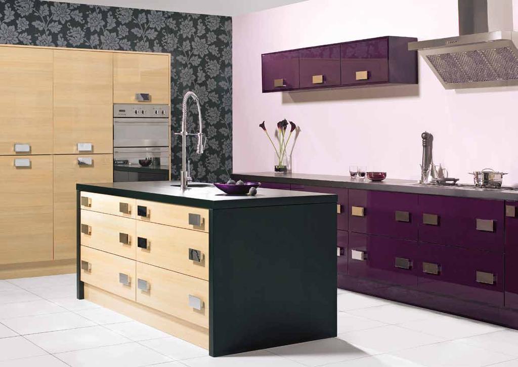 Reflections Aubergine & Oak (High Gloss) Another superbly executed twist on the highly popular Reflections range of doors.
