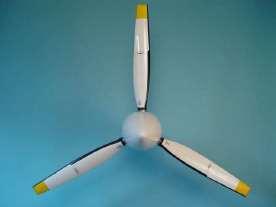 INSTALLATION OF THE PROPELLER Type: PROPULSE AES 170 Three blades, on ground adjustable propeller.