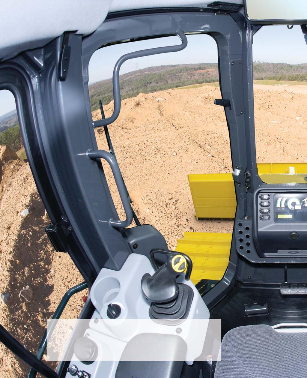 D39-22 C RAWLER D OZER Great visibility run Unrivaled blade visibility Just like the D51EX/PX-22, the D39EX/PX-22 incorporates Komatsu s super-slant
