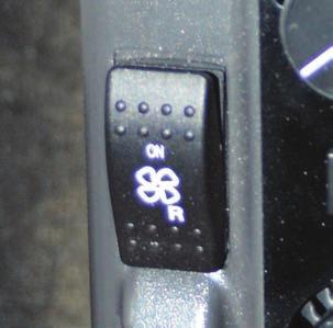 heel Full-time rear view camera is standard Optional reversing fan