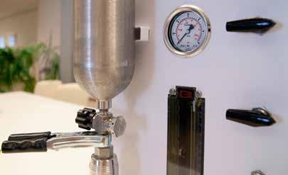 The LGI method offers several advantages over the sample introduction through a valve as the direct injection avoids contact of the sample with transfer lines, vaporizers or valves.