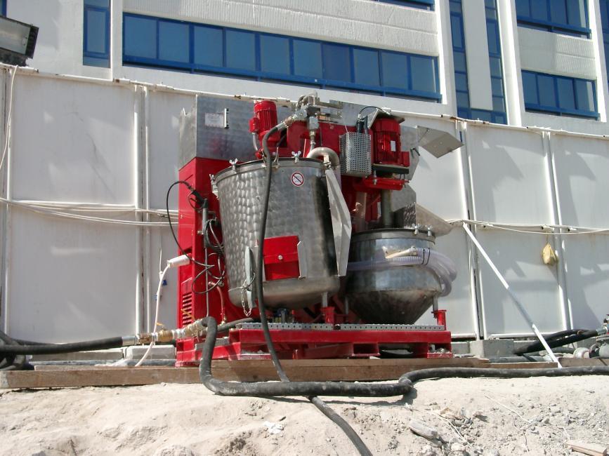 Grouting units Delivery rate up to 220 l/min and 100 bar Electric- and diesel drive Type VS 110-E VS 110-D VS 110-D/FS VS 121-E Electric drive 400 V/ 50 Hz 23.6/ 30.6 kw 23.6 kw Diesel motor 24.