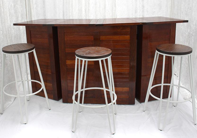 BAR WITH 3 STOOLS Ref: #0003