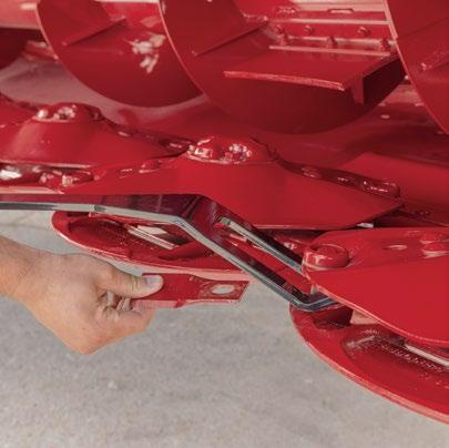 RD3 ROTARY DISC HEADER. Case IH RD series rotary disc headers offer quality cutting and uncompromising speed in tough crop conditions with minimum maintenance.