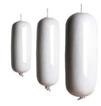 94 Inflatable fenders with hole in soft PVC. White Grey Ø mm 15.15100 15.15110 100 300 15.15101 15.15115 150 430 15.15102 15.