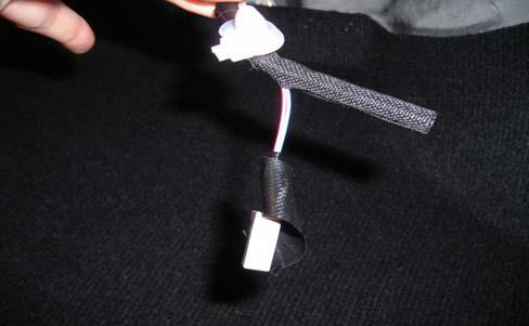 (1) Remove tape and pull back the sleeve to expose wires. (Fig. 3-1) Fig. 3-1 Fig.