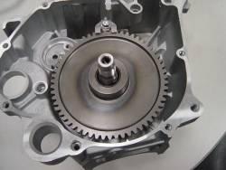 Measure the starter driven gear I.D. and O.D. Service Limit: I.D. 22.10 mm (0.870in) O.D. 42.15 mm (1.