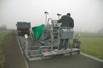 - With the system for pave width reduction fitted, the screed floats on the mix just as it does when paving in a non-reduced width.