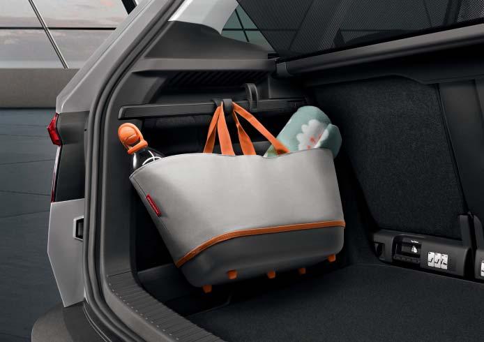 38 LET YOUR LUGGAGE ROCK, NOT ROLL The KAROQ s luggage compartment features a lot of space and