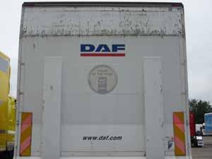 VEHICLE - EXTERIOR TAIL LIFT Minor damage and