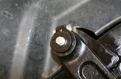 Install the pinch bolts in the sway bar arm using a lock washer at the bolt head