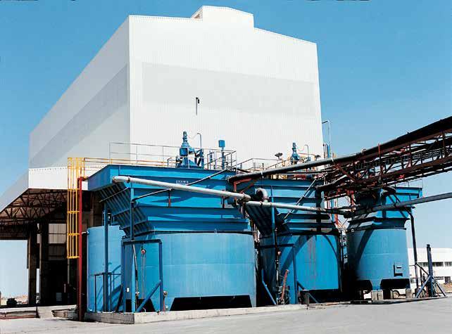 The rakes, together with the larger sludge tank, give: Increased sludge thickening capacity Positive sludge discharge Greater sludge storage and surge capacity